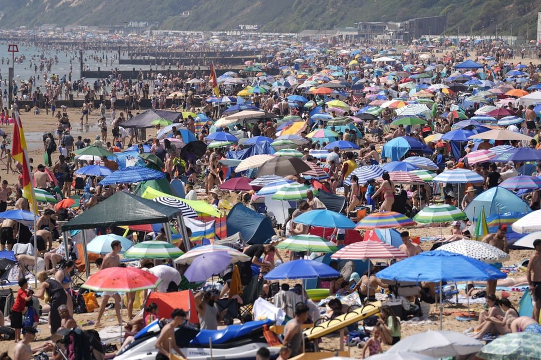 Hottest May day record broken as London area hits 33.5C: Heathrow, west London, reached 33.5C on Saturday.