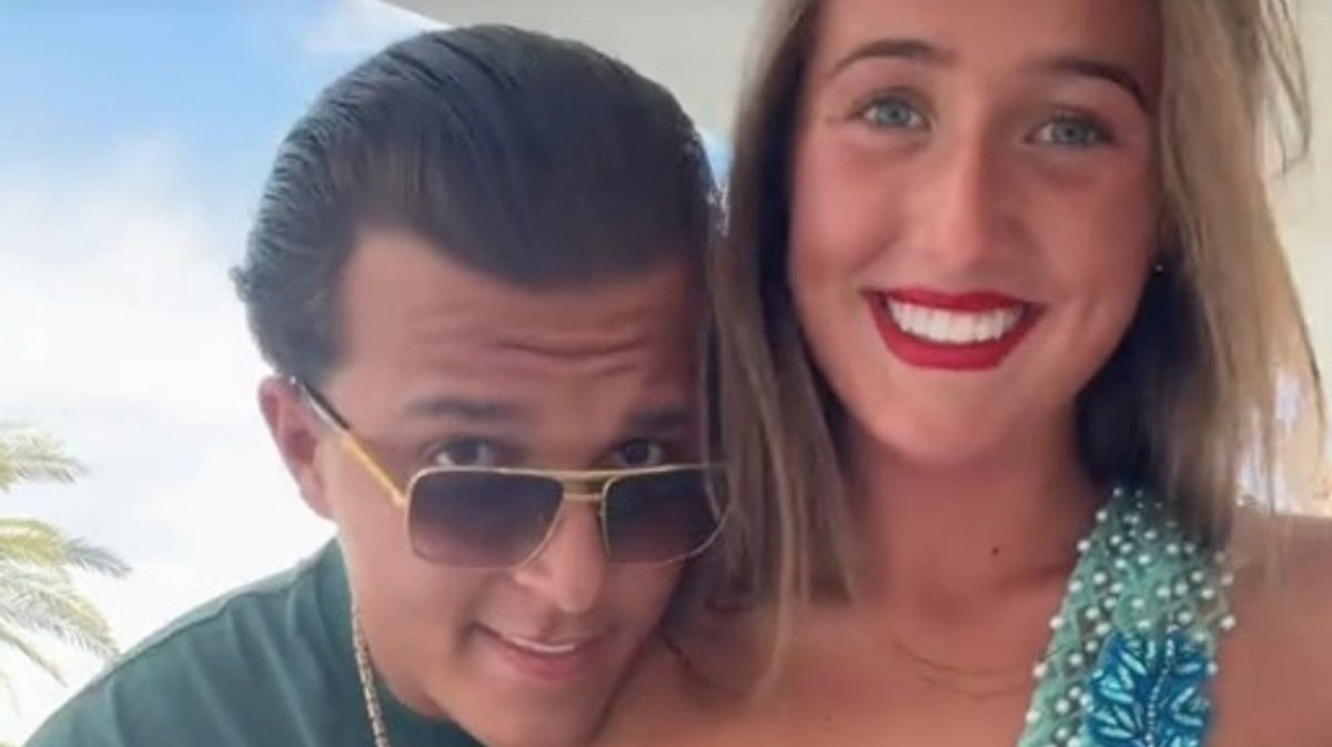 Venezuela Fury and Noah Price can’t keep their hands off each other on £30k honeymoon: Newlyweds, Venezuela Fury and Noah Price, flew to Marbella for their honeymoon after the teenagers got married on the Isle of Wight surrounded by their famous family #Honeymoon #Newlyweds #CelebrityNews #VenezuelaFury #NoahPrice