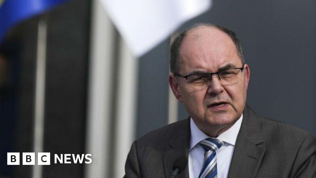 Bosnia's powerful peace envoy quits, with questions over role's future: Christian Schmidt had been in the role since 2021, and departs after appearing to lose the backing of the United States. #Bosnia #PeaceEnvoy #ChristianSchmidt #InternationalRelations #USForeignPolicy 1 2df950bec1f241752c50b6e9a6969037e78ad514