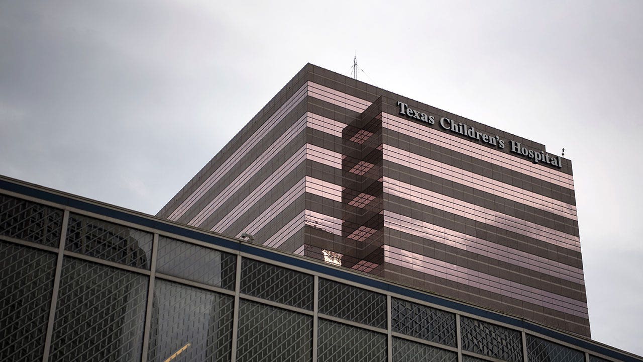 Largest children’s hospital in US to open ‘detransition clinic’ after $10M settlement with Trump DOJ, state: Texas Children's Hospital agrees to pay $10 million in penalties and establish a first-ever detransition clinic after a DOJ and Texas state probe. #ChildrensHospital #Detransition #HealthCare #TexasNews #TrumpDOJ 1 30f712b77aca354e4511629a66367e06821912c4