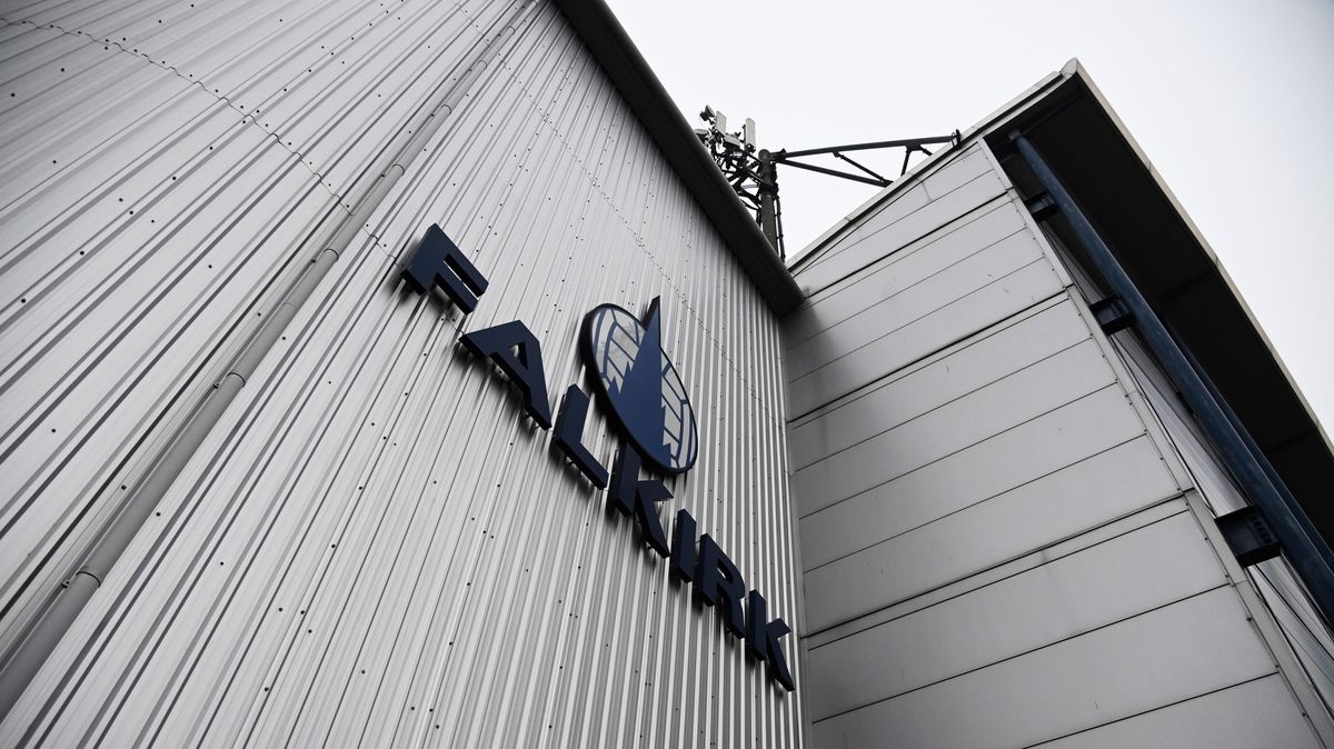 Falkirk target Northern Ireland wonderkid as John McGlynn set for transfer battle: The Bairns are trying to sign Glenavon winger Paul McGovern as they look to build on what has been a fine seaso n #Falkirk #NorthernIreland #Wonderkid #PaulMcGovern #TransferNews 1 5fabc8b8ada9437d444792c01322f0c2b0227c28