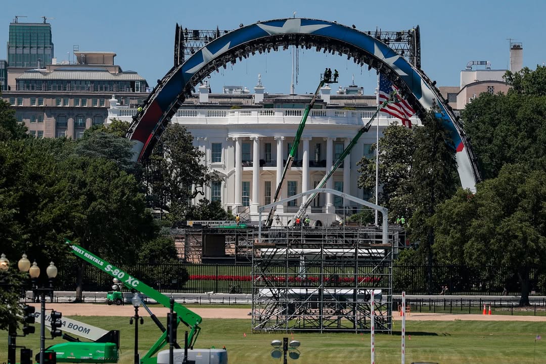 Pentagon wants troops to attend Trump’s White House cage fight – but only fit ones: Defense Secretary Pete Hegseth has previously railed against ‘fat generals and admirals’ #Trump #Pentagon #WhiteHouse #Military #UFC