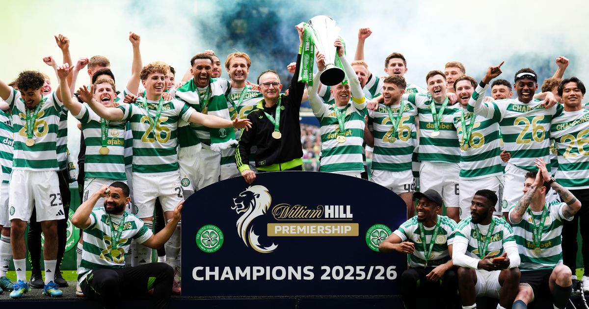 Derek McInnes brutally trolled by Celtic fans but Martin O'Neill shows Hearts rival touch of class – 20 unseen pics: The defeated Jambos boss was mercilessly mocked by Hoops supporters as the Parkhead side were crowned champions #Celtic #DerekMcInnes #MartinONeill #ScottishFootball #SPFL 1 672c4f8789f83dd5ab2448e995cbf4fe6f6c435b