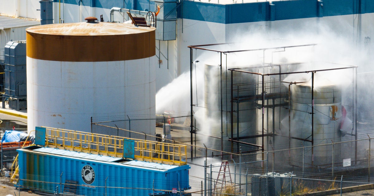 Residents near California chemical tank forced to flee: “You’re freaking out”: Emergency crews raced overnight to prevent a tank holding a volatile industrial chemical from exploding at an aerospace facility in Southern California. #California #EmergencyResponse #ChemicalSafety #Aerospace #Evacuation
