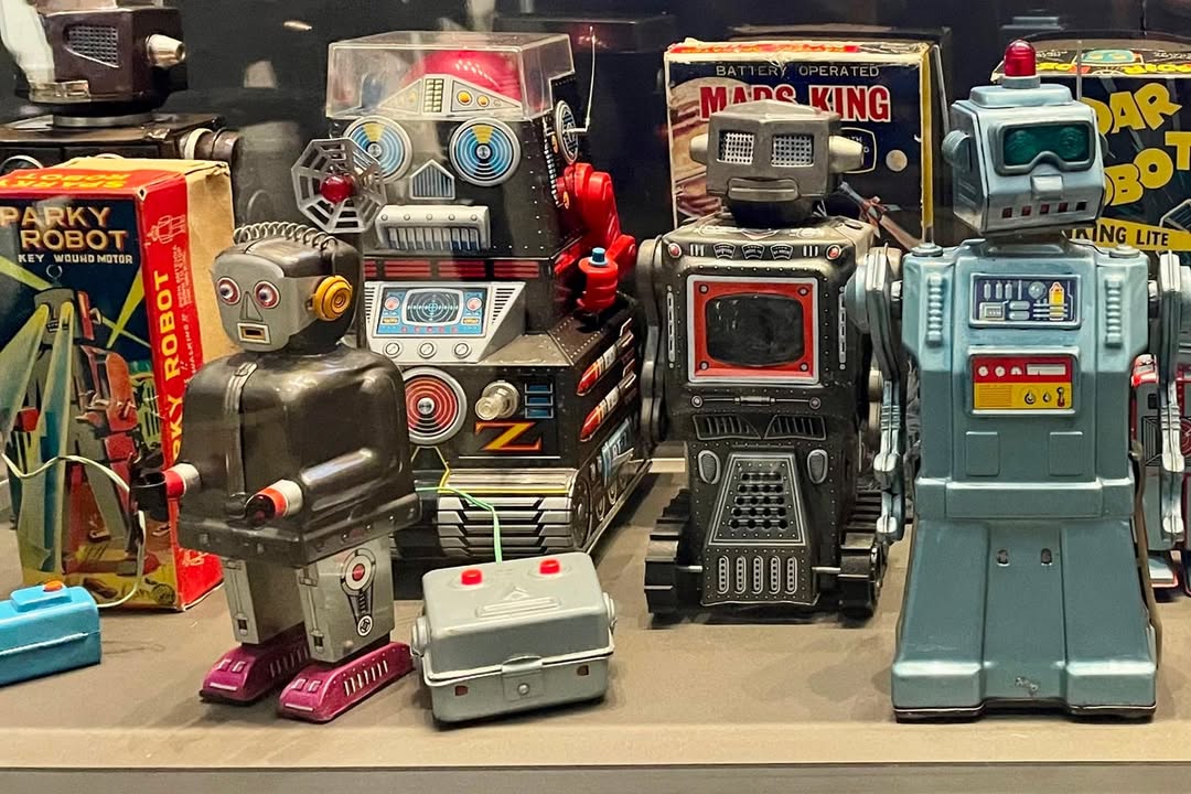 Airbnb host sues start-up that rented his place to test robots that do chores: The lawsuit claims the highly valued start-up booked the San Francisco home under ‘false pretenses’ #Airbnb #Lawsuit #Robotics #Technology #SanFrancisco
