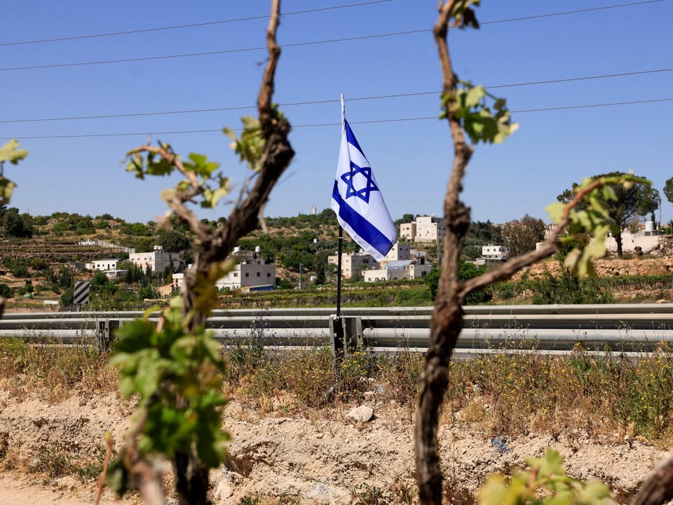 Israeli settlers force Palestinian family to exhume and rebury their father: UN condemns confrontation in occupied West Bank as 'appalling and emblematic of the dehumanisation of Palestinians'. #Palestine #IsraeliSettlers #HumanRights #WestBank #UNCondemnation 1 9e287f8ad33545074acfff13f72305995e8cd192