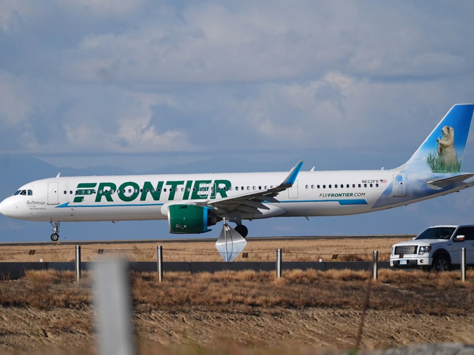 One dead in US after being struck by taking off Frontier Airlines plane: Authorities say individual jumped fence at Denver International Airport in Colorado before being struck. #FrontierAirlines #DenverAirport #AviationSafety #AirportIncidents #BreakingNews 1 b9f641935b7586470f9fb0cdec901ea01f5ee57b