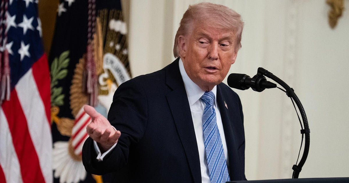 U.S. strikes 7 Iranian boats, Trump says, amid operation to move ships through Strait of Hormuz: President Trump's Project Freedom initiative launched on Monday with the U.S. guiding stranded ships through the Strait of Hormuz. Holly Williams reports. #USStrikes #Iran #Trump #StraitOfHormuz #MilitaryAction 1 cfd415a20e4cc9464108055255f667087a742ac3
