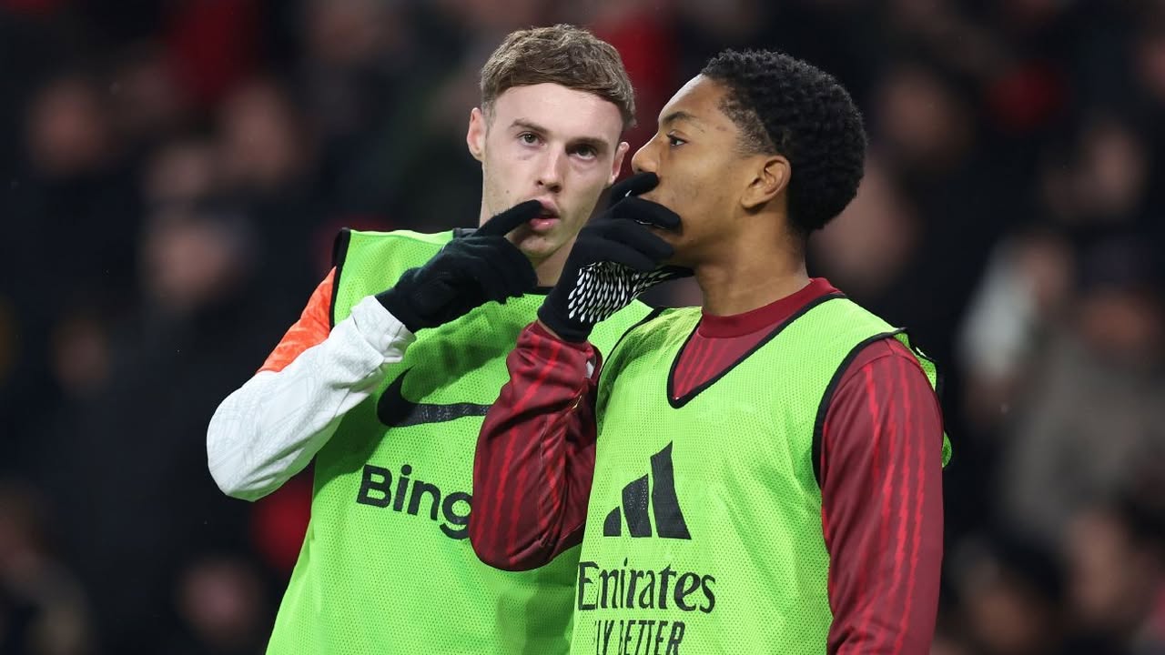 Transfer rumors, news: Man United to tempt Palmer,...: Chelsea midfielder Cole Palmer would consider a move to Manchester United, while the club also want Arsenal left back Myles Lewis-Skelly. Transfer Talk has the latest. #TransferRumors #ManUnited #Chelsea #Arsenal #ColePalmer 1 d40170e4f641a406a755365cde775b35a9fe4c29