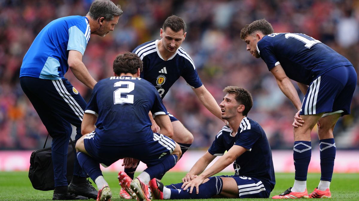 Billy Gilmour triggers major World Cup injury sweat as Steve Clarke ‘hoping and praying’ over star turn: Gilmour picked up a knee injury against Curacao and his World Cup is hanging in the balance #WorldCup #BillyGilmour #InjuryNews #Football #Scotland