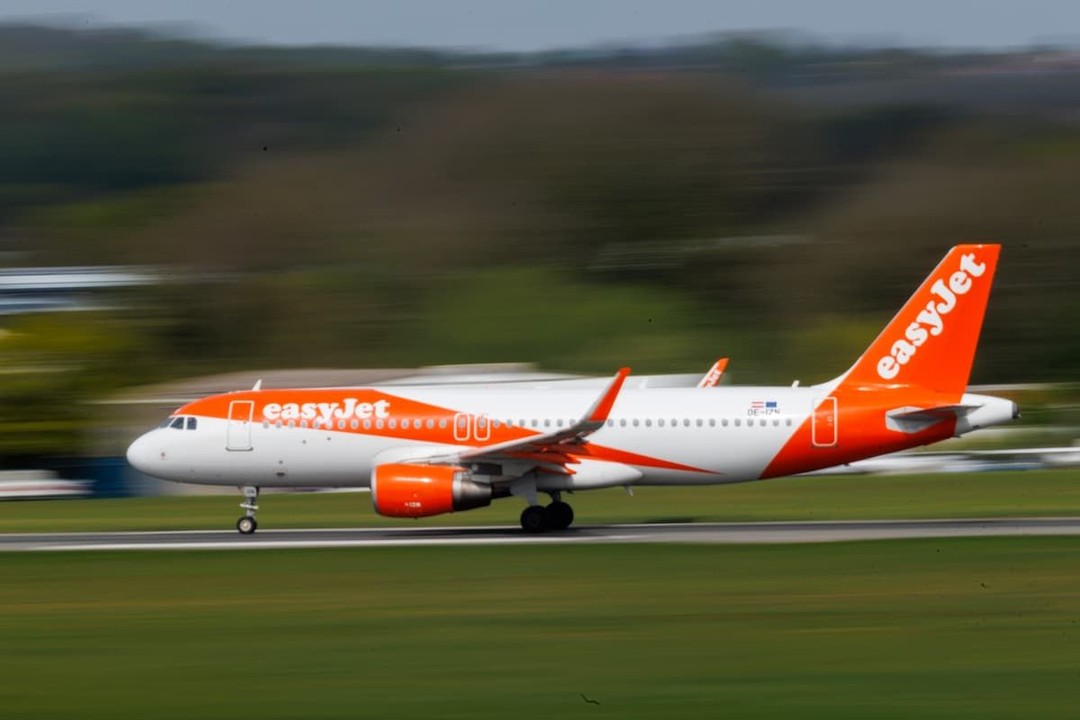 London easyJet flight diverted over portable charger left in hold: The flight carrying 180 passengers was forced to divert after one confessed to leaving a charging phone in their checked luggage