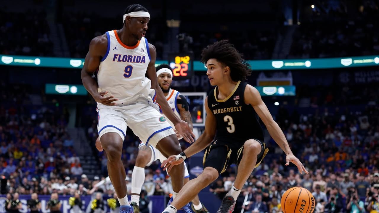 Men’s Way-Too-Early Top 25: Kansas, UNC in after d…: The dust has settled, somewhat, after the NBA draft withdrawal deadline. Notably, Kansas and North Carolina are in. #NCAABasketball #MensBasketball #KansasJayhawks #NorthCarolinaTarHeels #NBA