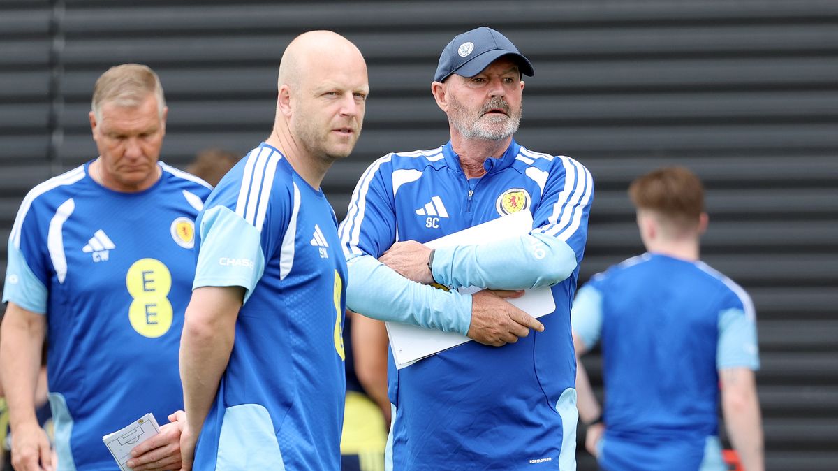 Inside a Steve Clarke dressing room as Scotland boss has golden rule for stars: Former Kilmarnock star Gary Dicker has revealed the inspiration he has taken from the gaffer #Football #Scotland #SteveClarke #GaryDicker #Kilmarnock