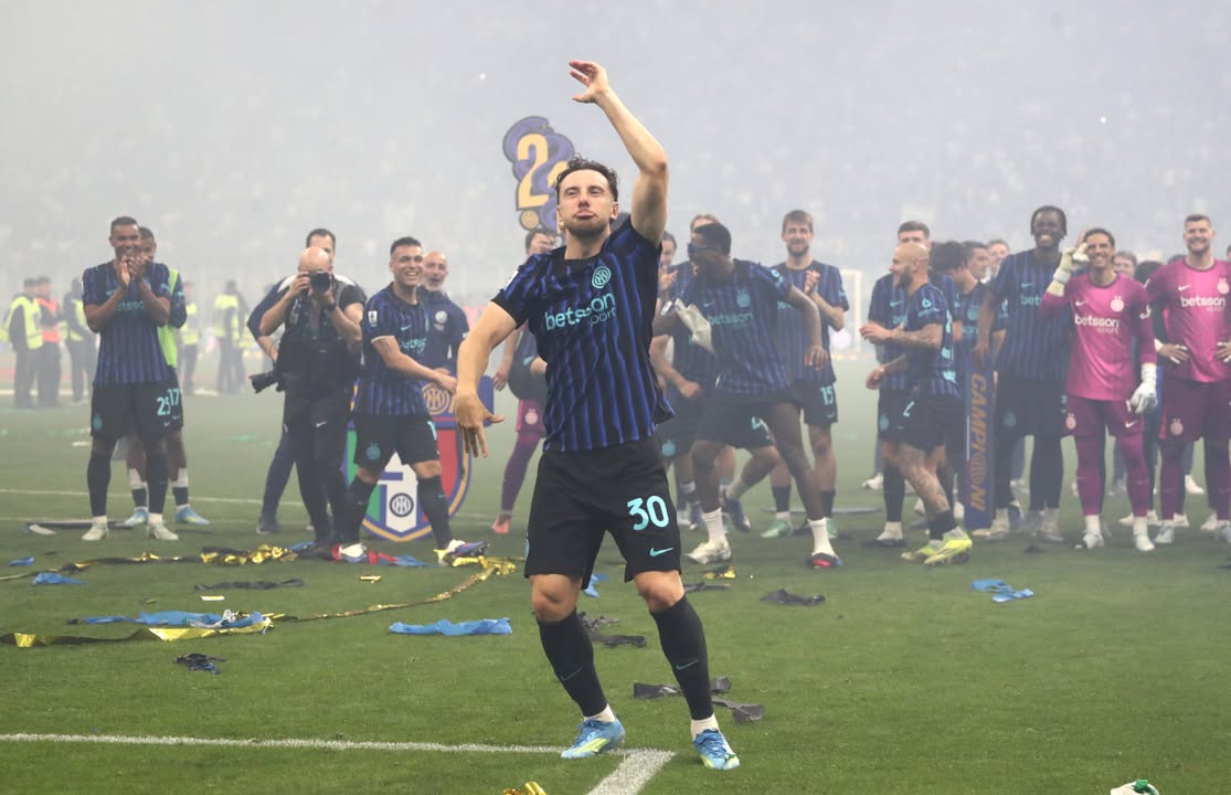 Report Carlos Augusto in fresh talks for new Inter contract: Carlos Augusto had been expected to leave Inter this summer with his contract running down,… #Inter #CarlosAugusto #FootballNews #TransferTalks #SerieA