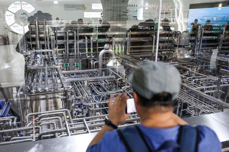 China's June Factory Activity Rises to 50.3: BEIJING, June 30 (Reuters) - China's factory activity returned to expansion in June, an official survey showed on Tuesday, driven by strong... #ChinaEconomy #FactoryActivity #EconomicGrowth #Manufacturing #IndustryNews 1 4d6dcc0e159a40a0eb42447ca012bc966030739f