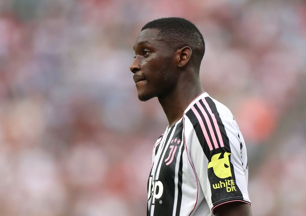Juventus torn between Kolo Muani and one final Vlahovic attempt: The reports continue to grow that Juventus are back in talks with Paris Saint-Germain outcast… #Juventus #KoloMuani #Vlahovic #TransferNews #SerieA