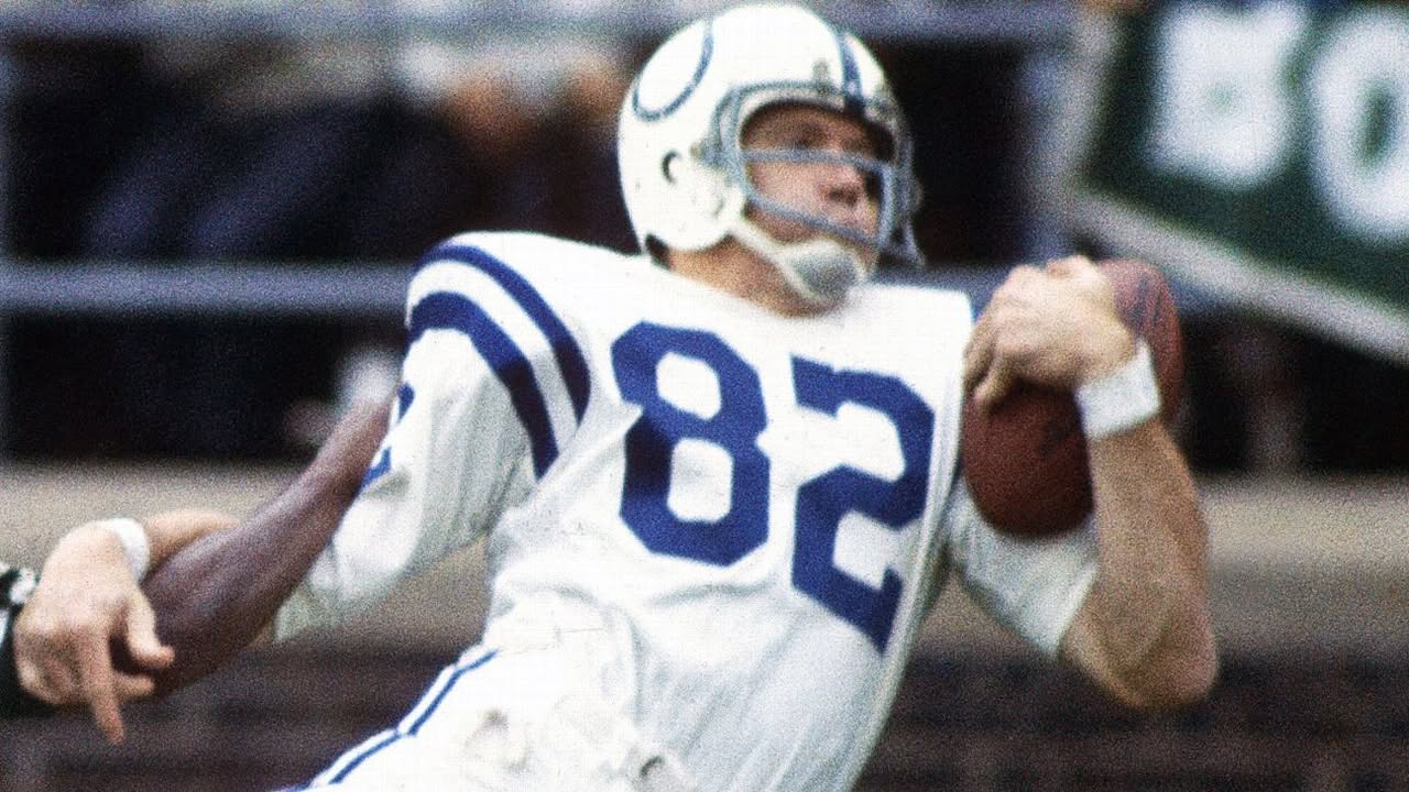 HOF receiver, ex-coach Raymond Berry dies at 93: Raymond Berry, a Hall of Fame receiver with the Baltimore Colts who led the NFL in catches three times and who later coached the Patriots, has died at the age of 93. #RaymondBerry #NFL #HallOfFame #BaltimoreColts #NewEnglandPatriots