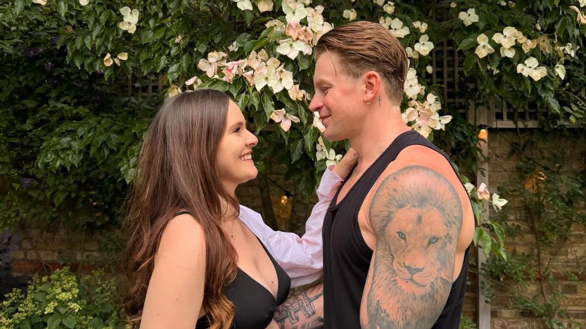 Holly Ramsay shows off her growing baby bump in crop top snaps: Holly Ramsay has showed off her growing baby bump weeks after announcing she and husband Adam Peaty are expecting a baby girl #HollyRamsay #BabyBump #Expecting #PregnancyJourney #CelebrityNews 1 6da86bc908bb3fa06c62c1b18d0a229ba4632c32