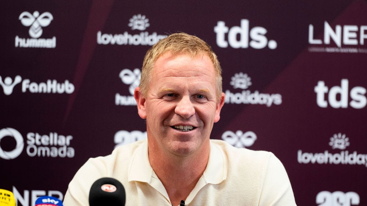 Wouter Vrancken lifts lid on Hearts model, his football Bible and whisky touring in Edinburgh: The new Jambos boss has a clear plan for what he wants his Hearts side to look like. #HeartsFC #ScottishFootball #FootballManager #WouterVrancken #Edinburgh 1 72dae06a0961f81f7ff349707544f7e9e1a78579