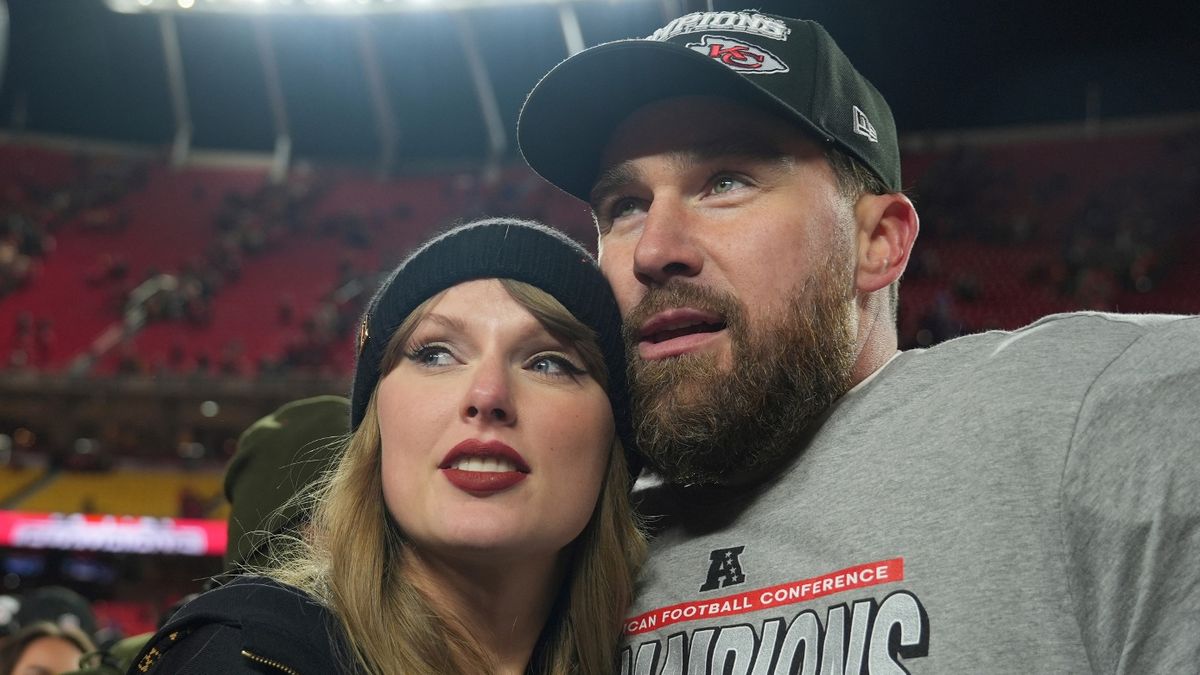 Taylor and Travis' wedding prep sees Madison Square Garden swarmed by security: Intense security including National Guard and NYPD were seen at Madison Square Garden in preparation for the wedding of Taylor Swift and Travis Kelce in New York #TaylorSwift #TravisKelce #WeddingPrep #MadisonSquareGarden #NYC 1 7baf8c7c17e1a6c13ac76650e3eae8589e8adb86