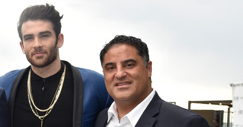 U.S. political commentators say U.K. barred them “for criticizing Israel”: Left-wing streamers Cenk Uygur and Hasan Piker say Britain’s government has denied them entry over their criticism of Israel. #CenkUygur #HasanPiker #UKTravelBan #CriticismOfIsrael #PoliticalCommentary