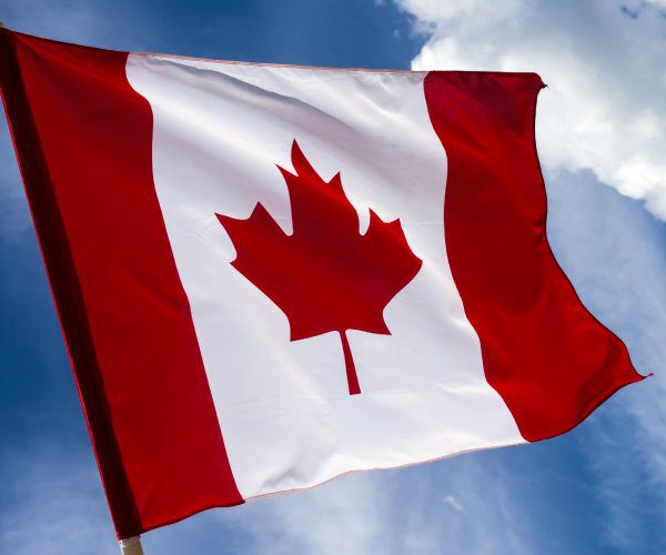 Alberta, Ontario Pitch Cross-Canada Oil Pipeline: The premiers of Alberta and Ontario on Monday proposed a pipeline to carry western Canadian oil to the country's east, part of Canada 's push to diversify exports beyond its dominant U.S. market. #Canada #OilPipeline #Alberta #Ontario #EnergyExport 1 026dd93e6ccb34af8a452118828ddbe4141b3d85
