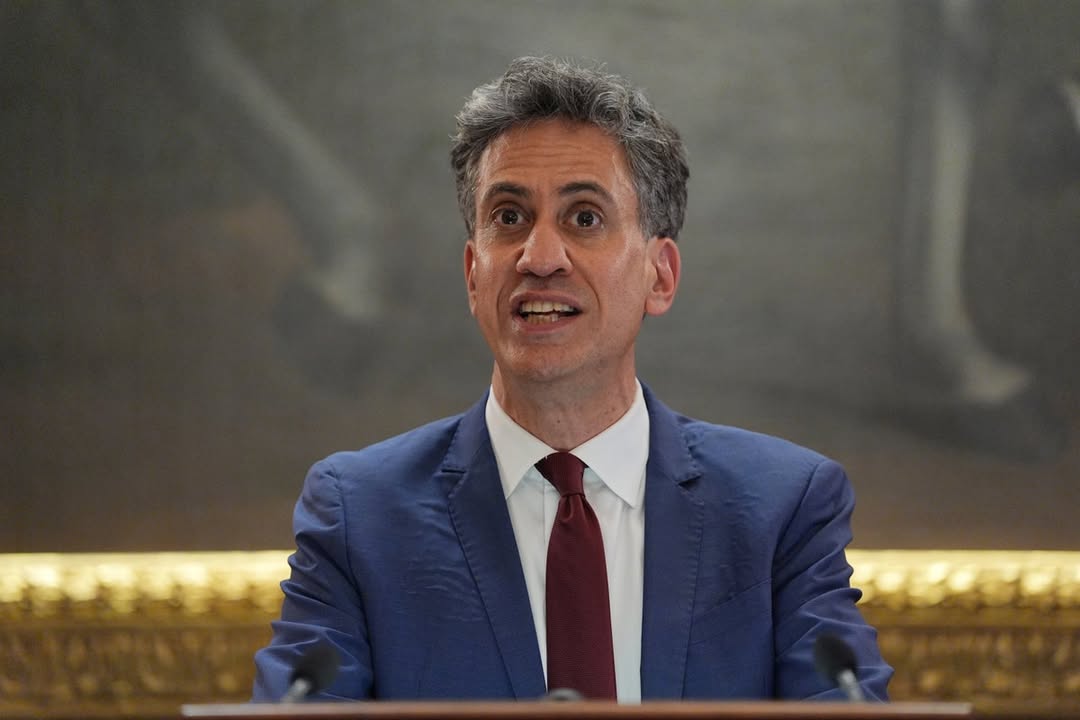 Burnham plots Ed Miliband Foreign Office shake-up as he readies policy blitz for first day as PM: Exclusive: Ed Miliband now widely expected to get the foreign secretary job as Labour sources tell The Independent that Team Burnham have been discussing major reform of the FCDO and a ‘roadmap’ back to spending 0.7 per cent of GDP on overseas aid #EdMiliband #ForeignOffice #LabourParty #PoliticalReform #FCDO 1 045398bde8d314845825ab7136228ed5a005c907