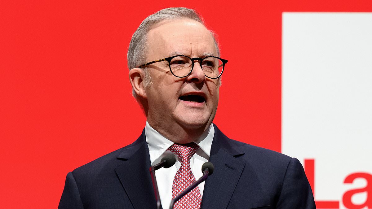 Shock proposal to change the Australian flag: Top union demands end to 'oppressive' and 'colonialist' design: A powerful union has called on the Labor Party to change the Australian flag, calling it a 'symbol of oppression'. #AustralianFlag #ChangeTheFlag #Oppression #Colonialism #LaborParty 1 04d68649b75bdb81b5c2dea8392274699992843c