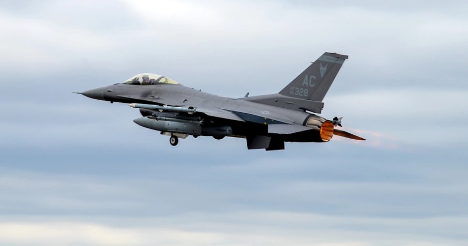 F-16s intercept multiple planes in restricted airspace over New Jersey: F-16 fighter jets intercepted multiple planes that flew through restricted airspace over Bedminster and East Rutherford, New Jersey, on Sunday. #F16 #AirspaceSecurity #NewJersey #Militaries #Aviation 1 095b9c8fb4e615254ee940ba81e356571e696d27
