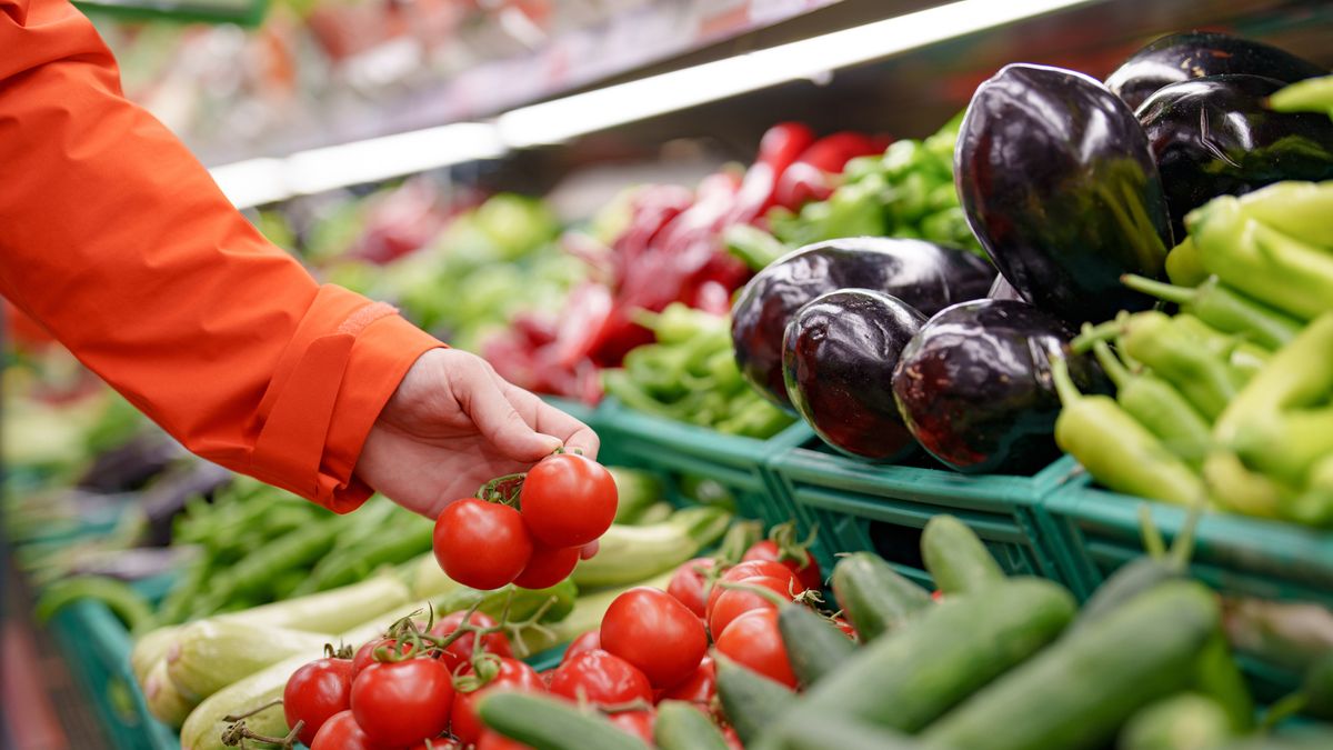 'Super' El Nino weather could hit you in the pocket - everything from anchovies to energy bills: EXCLUSIVE: Climate and retail experts have told the Mirror that the El Nino is set to send prices soaring in British shops after top UN meteorologists sounded the warning over the weather event #ElNino #ClimateChange #CostOfLiving #EnergyBills #RetailPrice 1 0c64d272f844874855e819a1e1c166cd5e404208