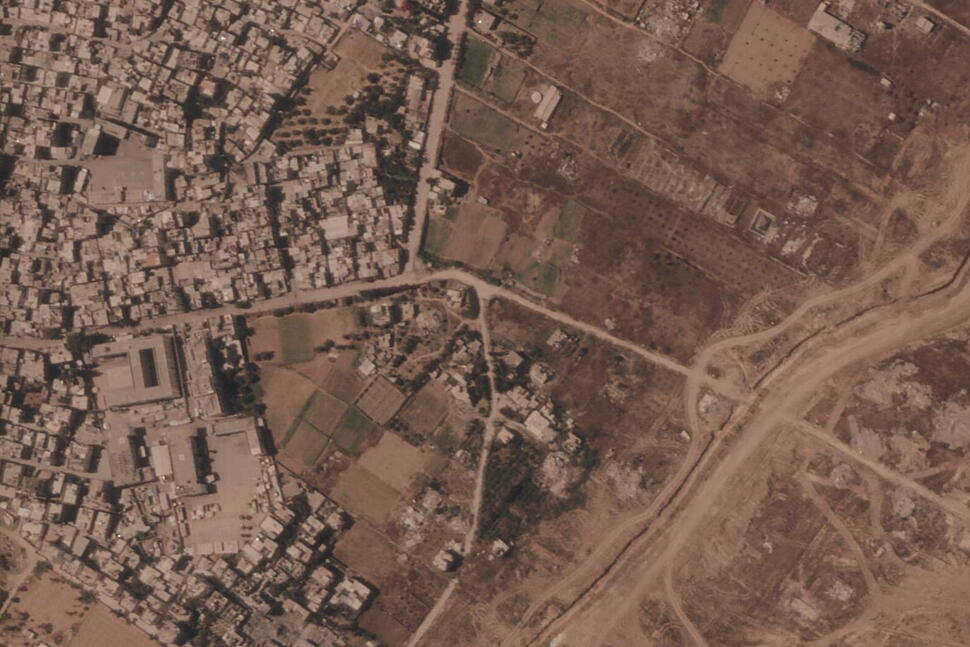 Israel Is Building a Miles-Long Earthen Barrier Inside Gaza, Entrenching Its Division: The Israeli military is rapidly constructing a large earthen barrier in the Gaza Strip, further entrenching the division of the tiny Palestinian enclave #Israel #Gaza #MiddleEast #Palestine #Military 1 1555cd56ac7d43aa9c1155c46846d986e02ffa81