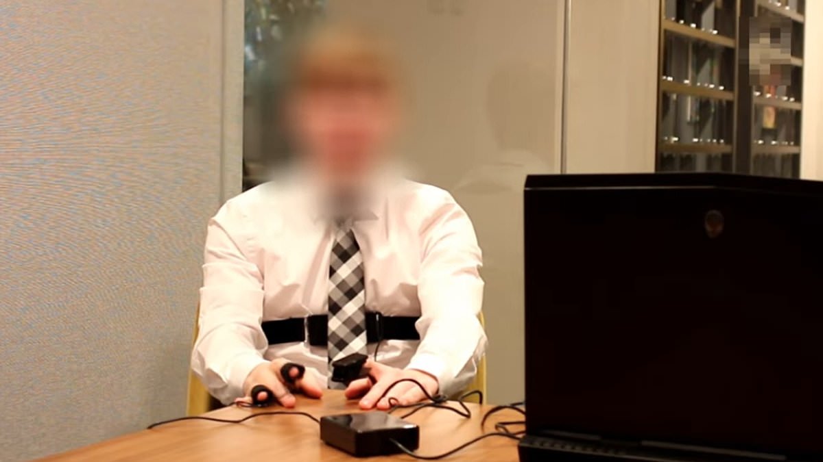 Time traveler claiming to be from the year 2045 delivers alarming predictions for the next four years: A self-proclaimed time traveler has revealed the true origins of UFO sightings and who will allegedly be the last president in US history. #TimeTraveler #UFOs #Predictions #FutureInsights #ConspiracyTheories 1 1be62a024e73f1455ba31468ef0e48c6288f714c