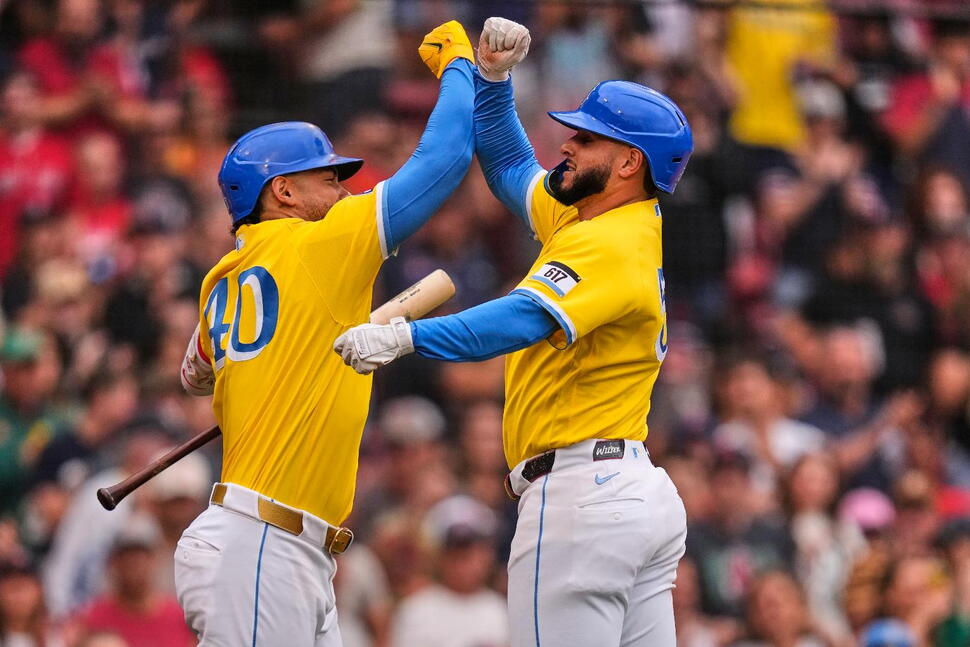 Make It a Dozen: Red Sox Rally for 7-6 Victory Over Rays for 12th Straight Win: Wilyer Abreu hit two home runs — the second a go-ahead, two-run shot in the seventh inning that gave him four homers in two games — and the Boston Red Sox rallied for a 7-6 victory over the Tampa Bay Rays on Saturday to extend their winning streak to 12 games #RedSox #Baseball #MLB #WinningStreak #HomeRuns 1 1d23451bf662f2d46aec7d71e74f65d54f2f6360