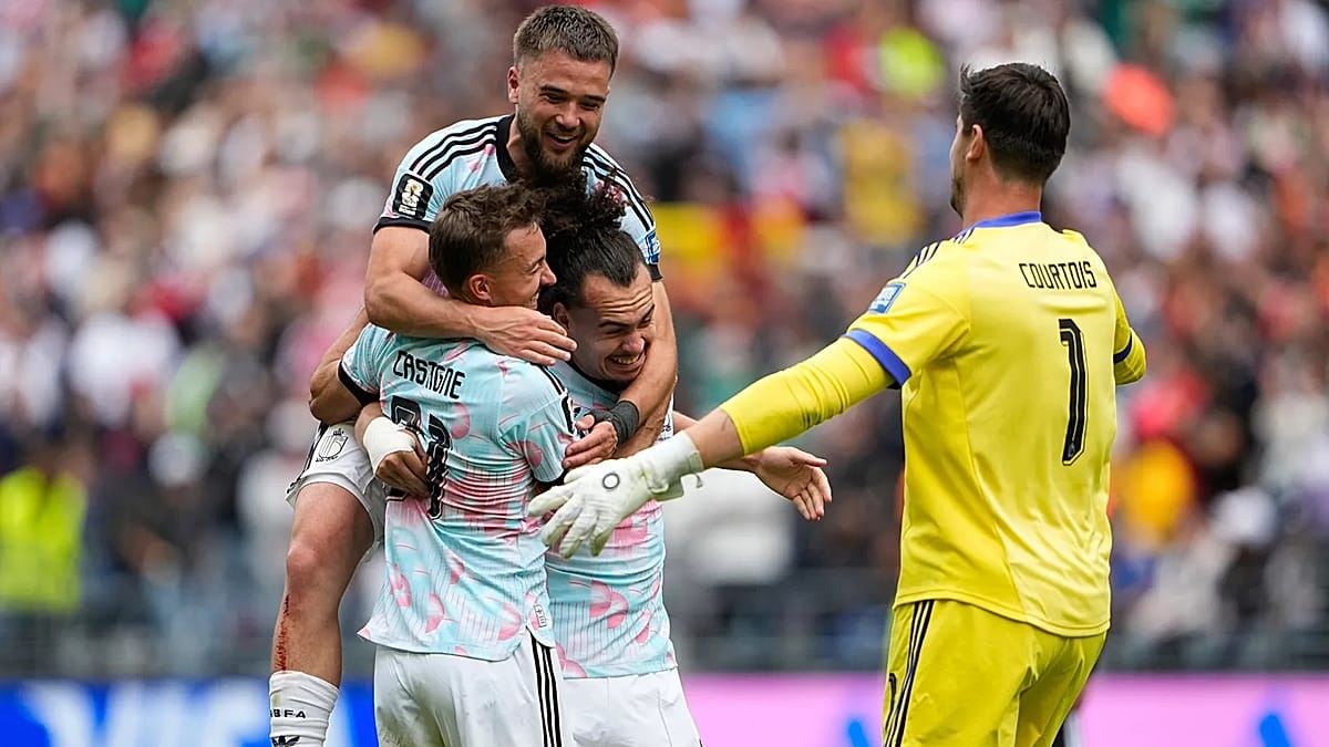 US, Belgium and England all survive tough tests to reach World Cup Round of 16: England and Belgium narrowly escaped shock Round of 32 eliminations on Wednesday. Harry Kane's late double rescued England in a 2–1 win over DR Congo, while Belgium overturned a 2–0 deficit to edge Senegal 3–2 in extra time. #WorldCup #FIFA #Football #Soccer #England 1 22022b0304e2b714bfc1f5cce41cf3c26aa595ae