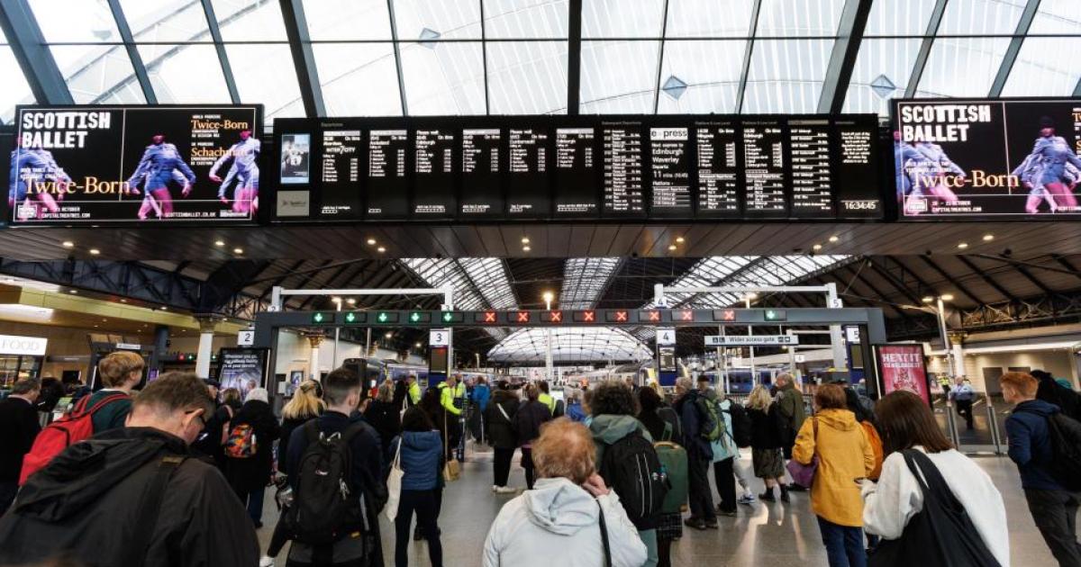 Glasgow Queen Street trains cancelled due to fault in tunnels: ScotRail services at Glasgow Queen Street are delayed and cancelled after a rush-hour train developed a fault in the tunnels. #Glasgow #ScotRail #TrainDelay #PublicTransport #TravelUpdate 1 26c23beb13800ec8cac8fcba51b4028f975ab182