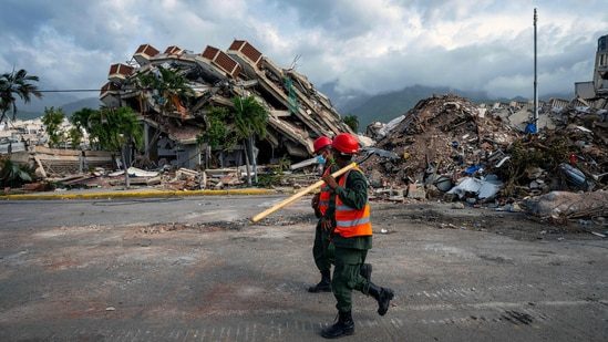 Venezuela recovers more bodies as twin earthquakes death toll hits 3,535: Venezuela’s earthquake death toll rose to 3,535 on Monday, according to the latest official figures, as authorities continued to recover bodies. #Venezuela #Terremoto #DesastreNatural #Recuperación #CuerposRecuperados 1 27d996c53afca9c0a08bdc6d197689a991b8764c