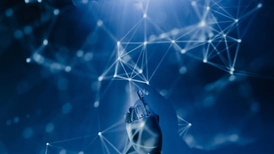 Google and Apple AI race: Why the EU is forcing big changes to android and Siri: Google and Apple AI race: EU orders Android changes to boost AI competition, raises privacy concerns, and could give ChatGPT and OpenAI a bigger edge. #AI #Google #Apple #Android #Siri 1 2d4eff155015b1c9549c6a0eba2e6b64258165d1