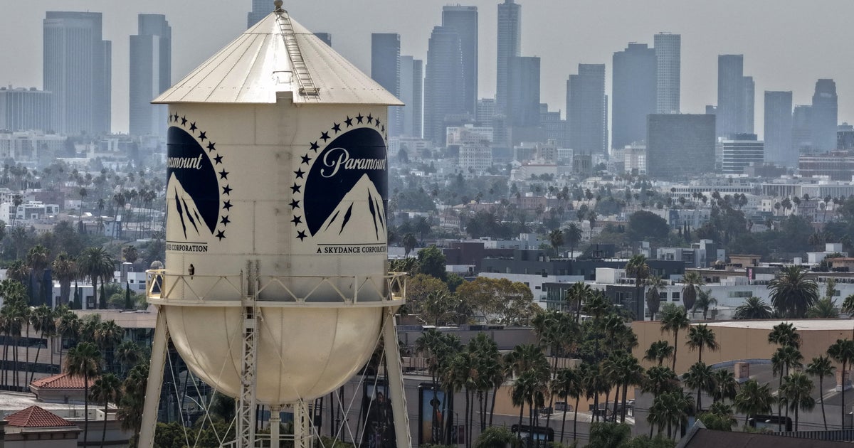 Judge temporarily halts Paramount-Warner Bros. Discovery merger: The ruling comes after a coalition of 12 states sued to block the deal, arguing it would harm consumers and the entertainment industry. #Paramount #WarnerBros #Merger #EntertainmentNews #ConsumerRights 1 317bee70ff1a6d7678d56ec6e0987b78d48c9884
