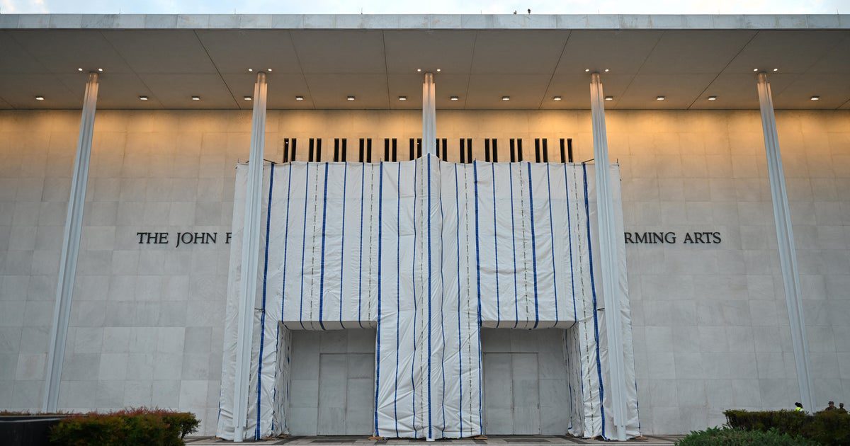 Kennedy Center selling $25,000 ticket package to watch D.C. July 4th fireworks: The Washington, D.C., fireworks show, which is sponsored by the Trump-backed organization Freedom 250, is not slated to begin until 10:30 p.m. or 11 p.m. #July4th #Fireworks #KennedyCenter #WashingtonDC #IndependenceDay 1 37e5e4be51323e81c610f760f8b7ee337784b42f