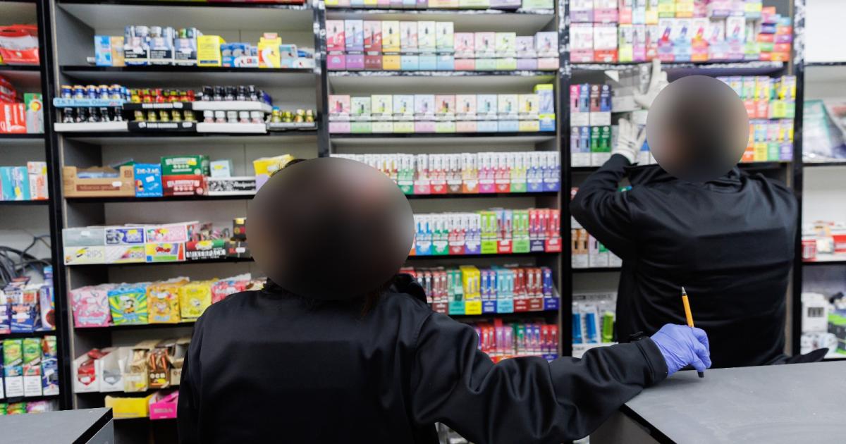 Week long Police Scotland operation identifies 10 'irregular migrants': A Police Scotland operation targeting immigration crime across the country identified 10 'irregular migrants' #PoliceScotland #ImmigrationCrime #IrregularMigrants #ScotlandNews #LawEnforcement 1 38327dbf2f44965bce325e546255392a09bac7ca