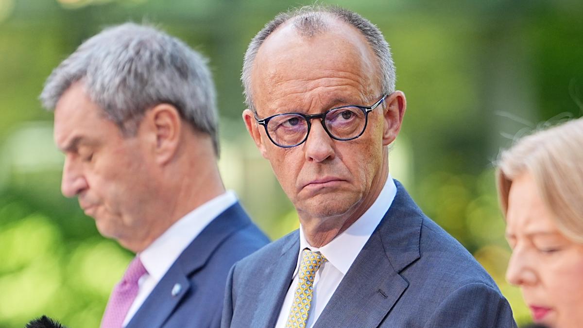 Germany bans workers from calling in sick without a medical note: Friedrich Merz announced a comprehensive reform package on Thursday with the goal of getting the country's sluggish economy back on track. #Germany #SickLeave #EconomicReform #FriedrichMerz #WorkplacePolicy 1 43f9308ff3fd65db31da6bf4a092136863842b31