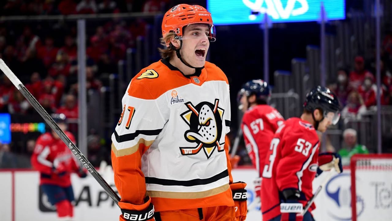 Flyers tender offer sheet to Ducks' star Carlsson: The Flyers said Friday that they have tendered an offer to sheet to Anaheim Ducks star center Leo Carlsson for a five-year deal that's worth $18 million annually. #NHL #Flyers #Ducks #LeoCarlsson #Hockey 1 48e72bf480fe763ad477c02b69579c0551358589
