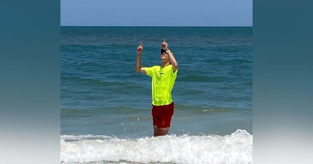He ran across the U.S. to support pregnant women; now he’s off to be a monk: Before he enters a monastery, a 23-year-old ran across the country to raise money for his local pregnancy help center and to pray for women, babies, and the people he met along the way. #RunningForACause #SupportPregnantWomen #MonkLife #CharityRun #PregnancyHelp 1 54a37c0f19de37faaf8fa078ef1f023ade648f49