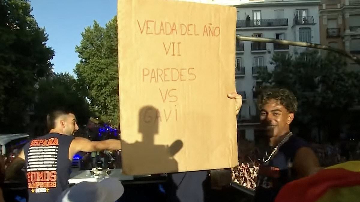 Lamine Yamal mocks Argentina brute Leandro Paredes with hilarious sign at Madrid's celebration parade after star's shameful violence at the World Cup final - as red carded villain claims they represented nation 'in best possible way': Spanish World Cup hero Lamine Yamal has mocked Argentina brute Leandro Paredes with a hilarious sign at the celebration parade in Madrid. #LamineYamal #LeandroParedes #Mundial2022 #Fútbol #Deporte 1 58700f0c0a170e569d76d514af460f50cef7b7a6