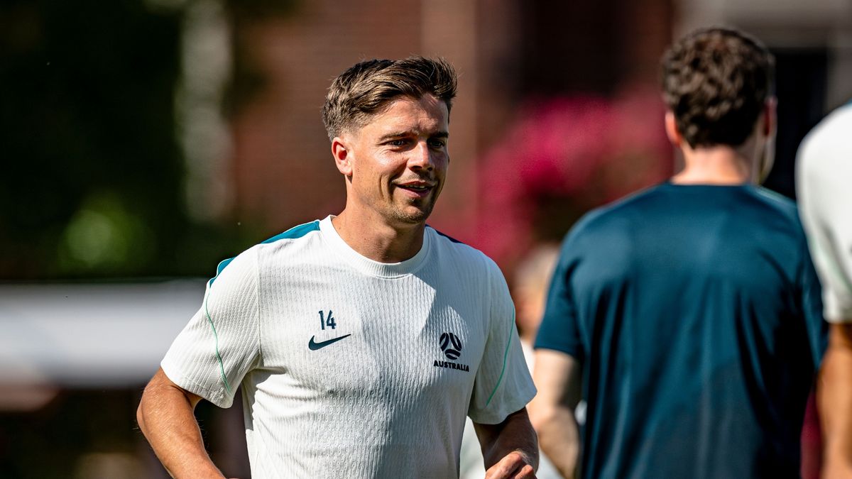 Cammy Devlin invited for Hearts future crunch talks as Wouter Vrancken steps up push to keep key man: Vrancken wants to keep Devlin and he's keen to commence talks now his World Cup is over #CammyDevlin #HeartsFC #WouterVrancken #ScottishFootball #WorldCup 1 60edad34b8a35f4e3ded4d7bd22d8dee93d7095b
