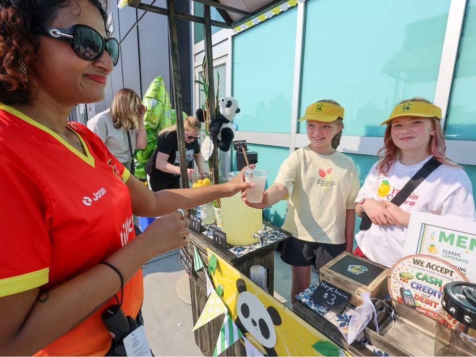 'These kids are so smart' — Hundreds of lemonade stands set up across the city by youth entrepreneurs: This year's event drew in 780 participants across the city, growing from just 164 participants over four years. #LemonadeDay #YouthEntrepreneurs #FinancialLiteracy #Entrepreneurship #KidsInBusiness 1 664c745b8c04273b07c0e4ea00f14ed89fe8bbc2