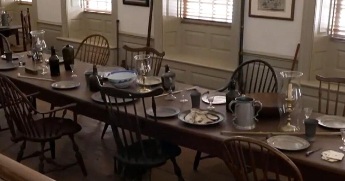 Fraunces Tavern: Where Americans can party like a founding father: If you want to party like a founding father, Fraunces Tavern in New York City promises that experience this July 4. The owner says the Sons of Liberty drank, argued and celebrated there. Tony Dokoupil has the story. #FrauncesTavern #FoundingFathers #IndependenceDay #July4th #NYCEvents 1 7064602b6beb21289e6e7f62123169e9aeeac5af