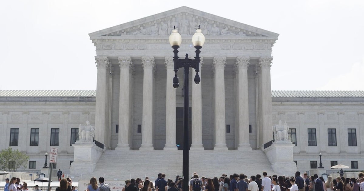 Breaking down the Supreme Court decision to lift limits on political party spending: The Supreme Court has lifted limits on how much money political parties can spend on congressional campaigns ahead of the midterms. In a 6-3 vote, the justices found the Federal Election Campaign Act violated the First Amendment. CBS News legal contributor Jessica Levinson has more. #SupremeCourt #PoliticalSpending #Midterms2022 #FirstAmendment #Election2022 1 71a6b5caeea09d160e96a954c4c36f93ff5742f9