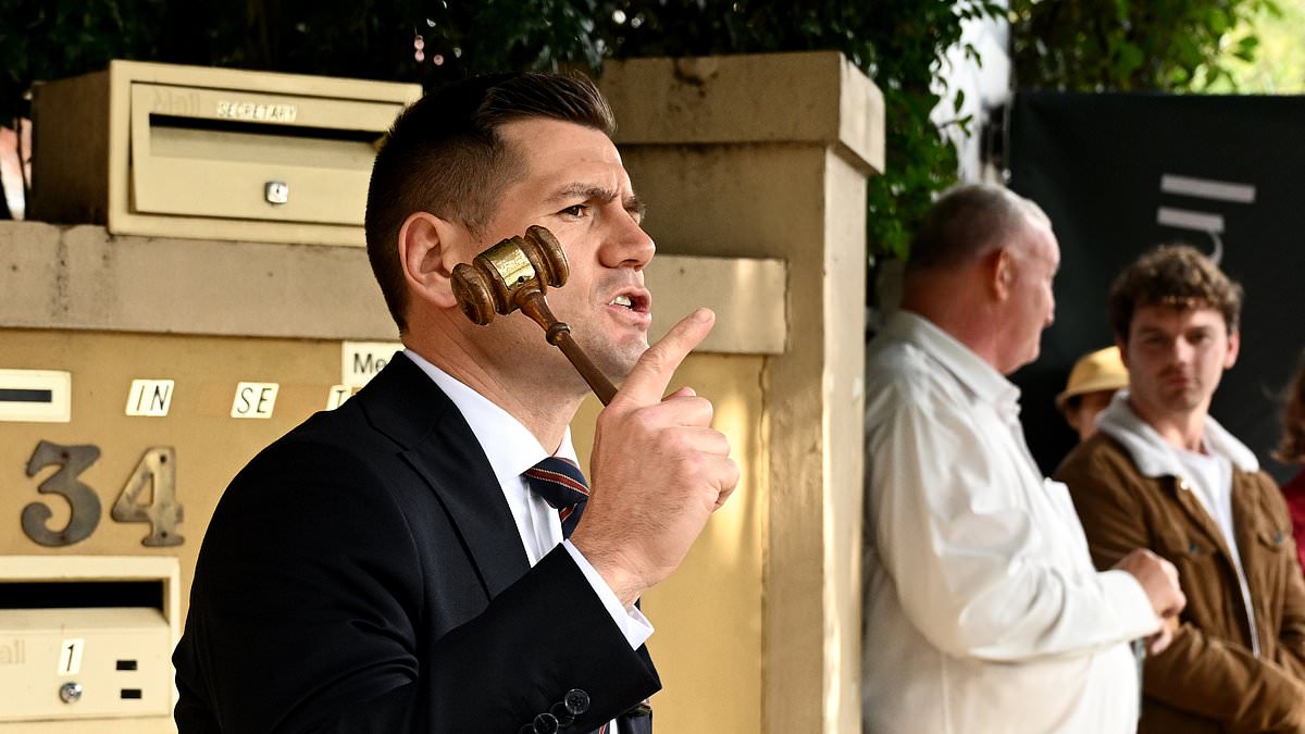 Chinese investors pull out of Australia and sell their properties - amid warning renters will suffer: Real Estate Institute of Australia chief executive Jacob Caine warned that the Chinese sell-off in Australia would sting renters #RealEstate #AustraliaProperty #ChineseInvestors #RentalMarket #PropertyInvestment 75dc69d37e2f58511888c8288ba9b1beb752b63d