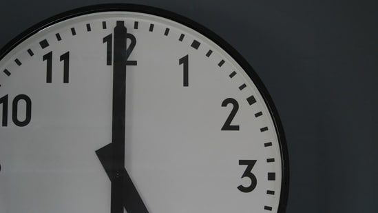 House passes bill to make daylight saving time permanent – what is the Sunshine Protection Act?: The US House has approved the Sunshine Protection Act, a bill that would end the twice-yearly clock changes by making daylight saving time permanent. #DaylightSavingTime #SunshineProtectionAct #USHouse #PermanentDST #ClockChanges 1 7b163abca496291d0345d4eee6b4045b96cf9ecd
